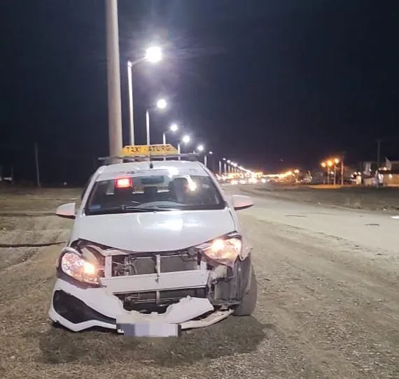 Violento choque y vuelco en el ingreso al barrio Costa Norte de Río Grande (2)