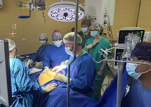Se realizó en Ushuaia una compleja cirugía para corregir un caso de ‘Pecho Hundido’
