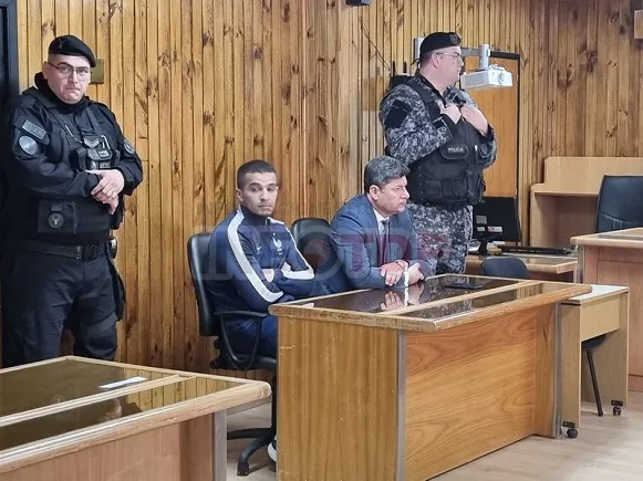 Maximiliano Perpetto junto a su defensor Dr. Francisco Ibarra