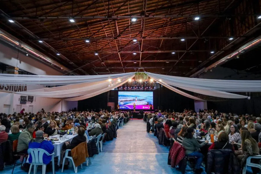 photo_5102785490183719780_y