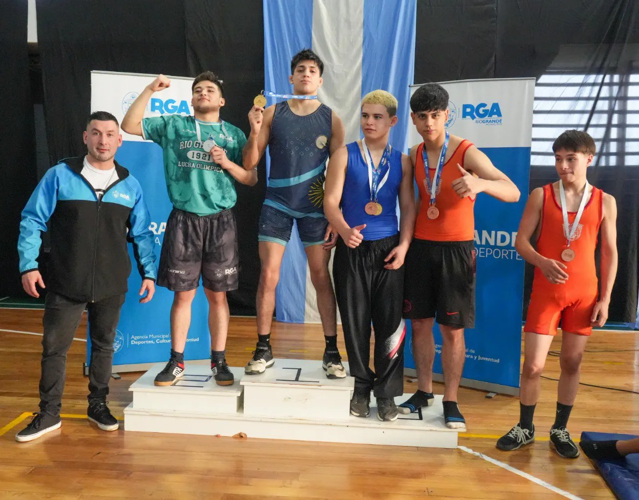 Se desarrolló en la ciudad de Río Grande el 1° Torneo de Lucha Olímpica (3)