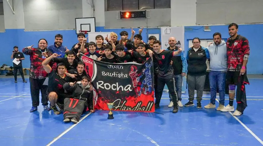 photo_5165835966567526118_y