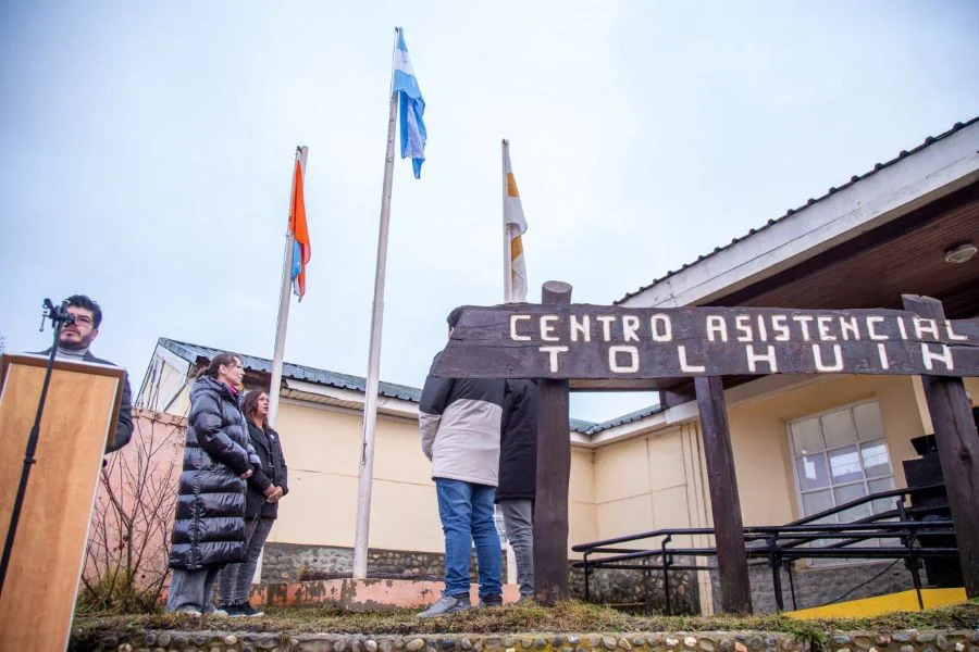 Izamiento en la ciudad de Tolhuin