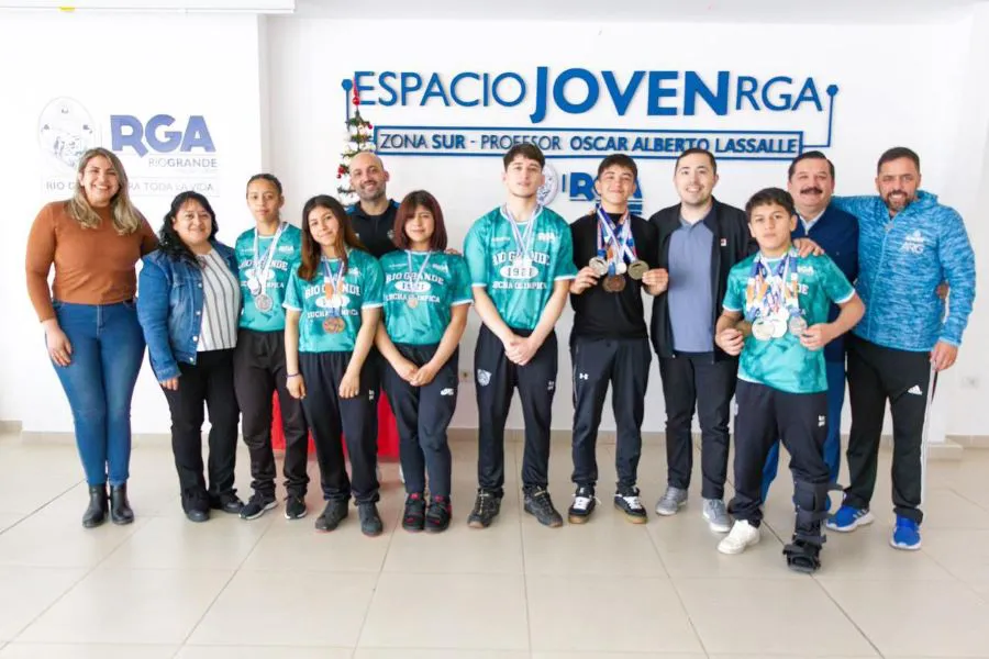 photo_5134530156109171805_y