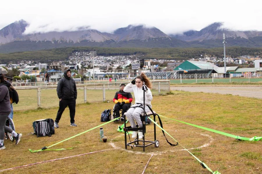 photo_5026117502156606448_y