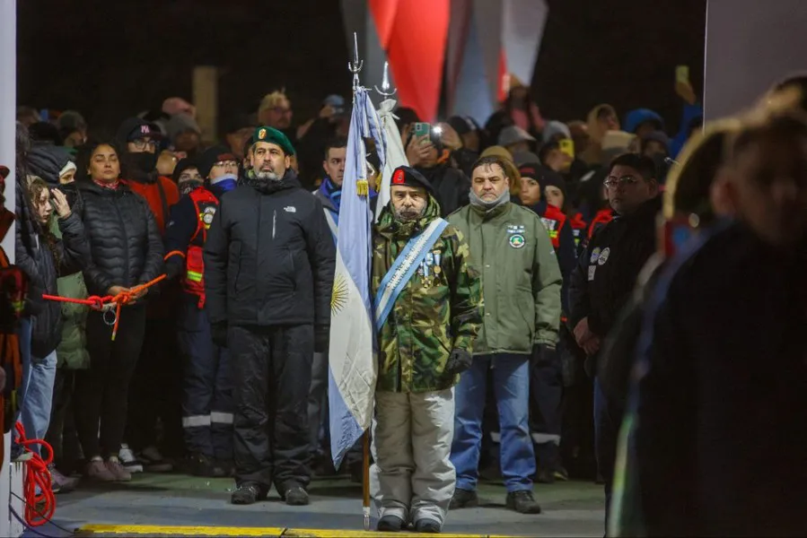 photo_5143480867950276423_y