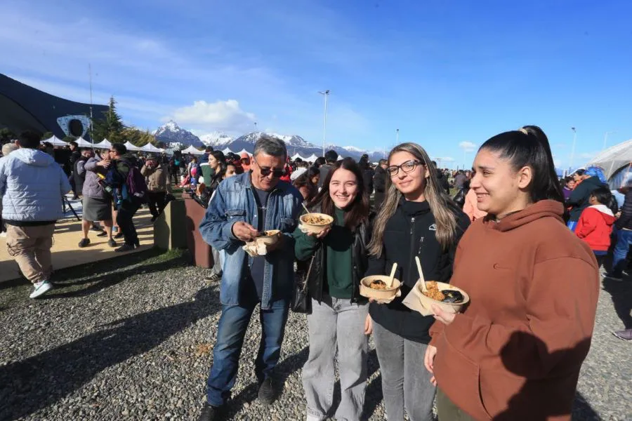 photo_5145805441693584157_y