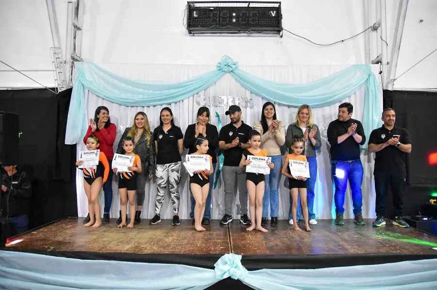 photo_5057653656006012631_y