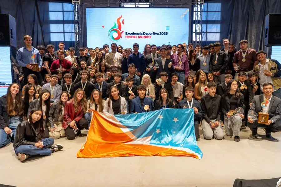 photo_5055321063566281494_y