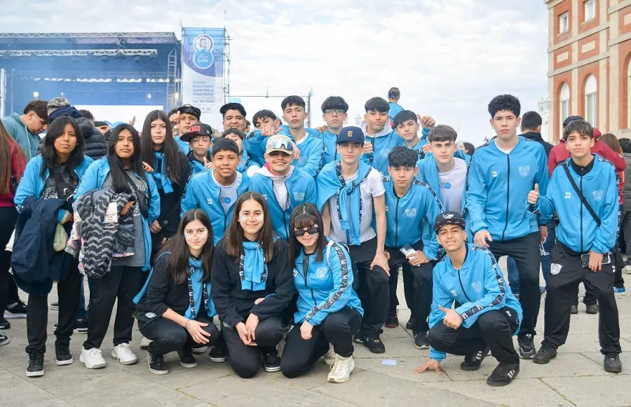 photo_4976727401178442787_y