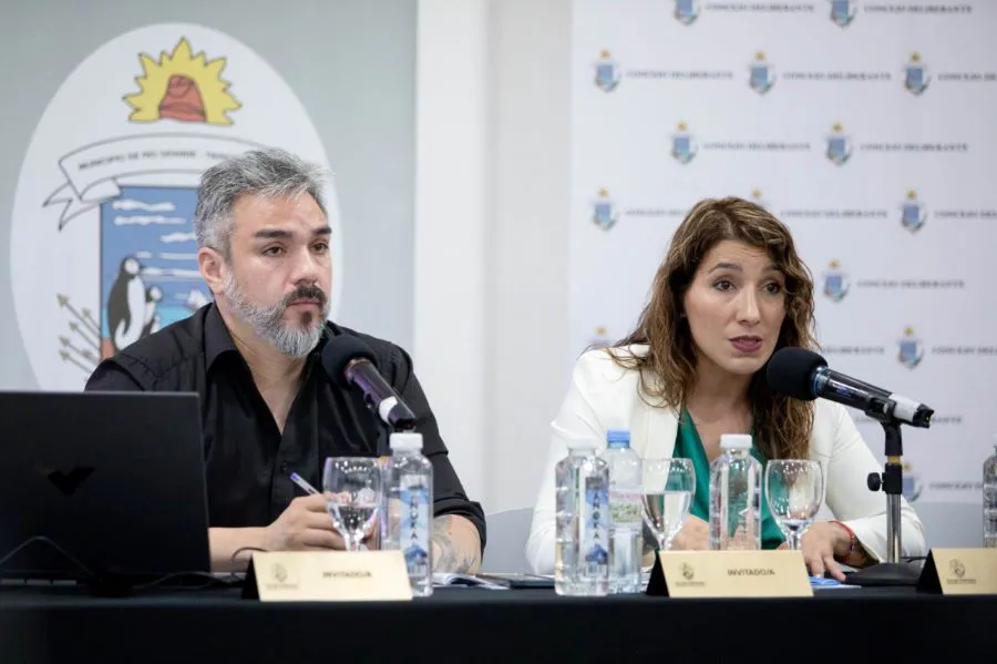 photo_4965312426081454909_y