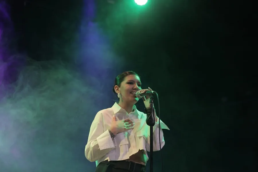 photo_4974641442936958242_y