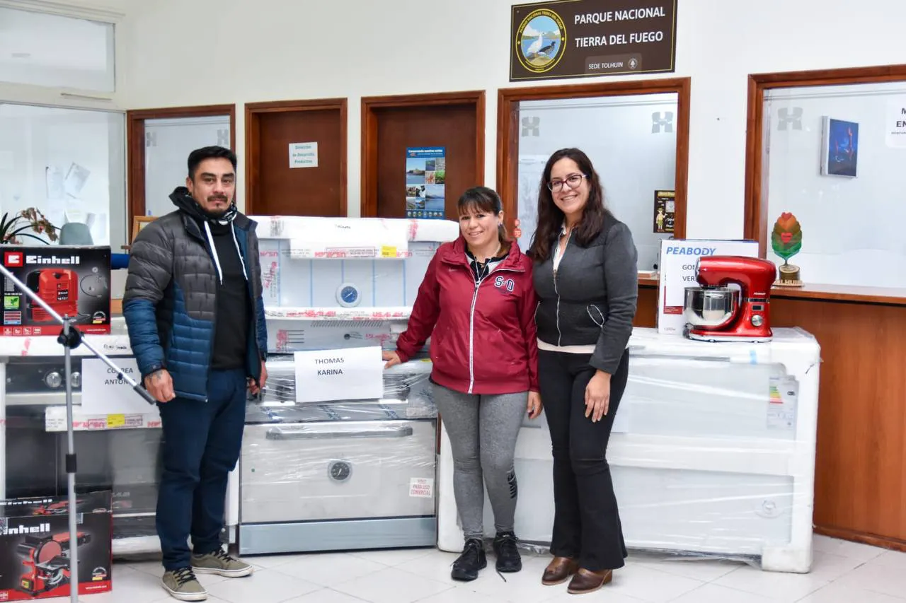 Emprendedores de Tolhuin recibieron del municipio herramientas de trabajo (4)
