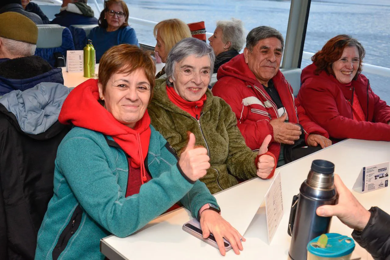 Se realizó un nuevo viaje por el Canal Beagle del programa de “Turismo Social”