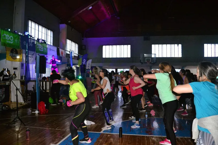 Se realizó el evento fitness “Ushuaia Entrena de Noche” con diversas actividades