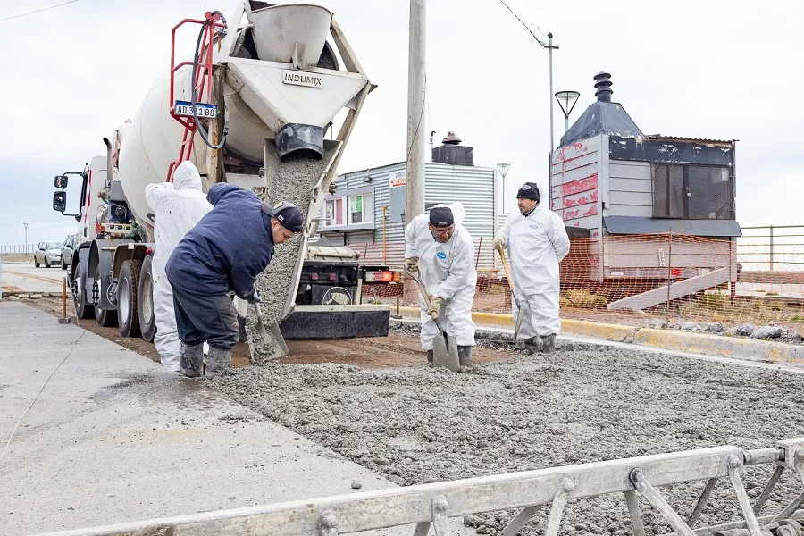 Comenzaron los trabajos de remediación asfáltica sobre la av. Héroes de Malvinas