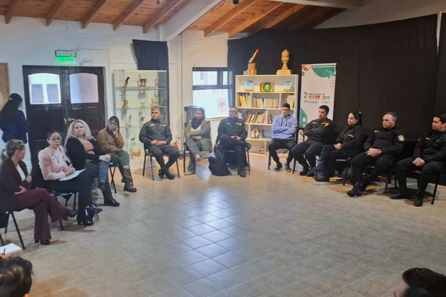 Encuentro entre la policía de Tolhuin y la Justicia