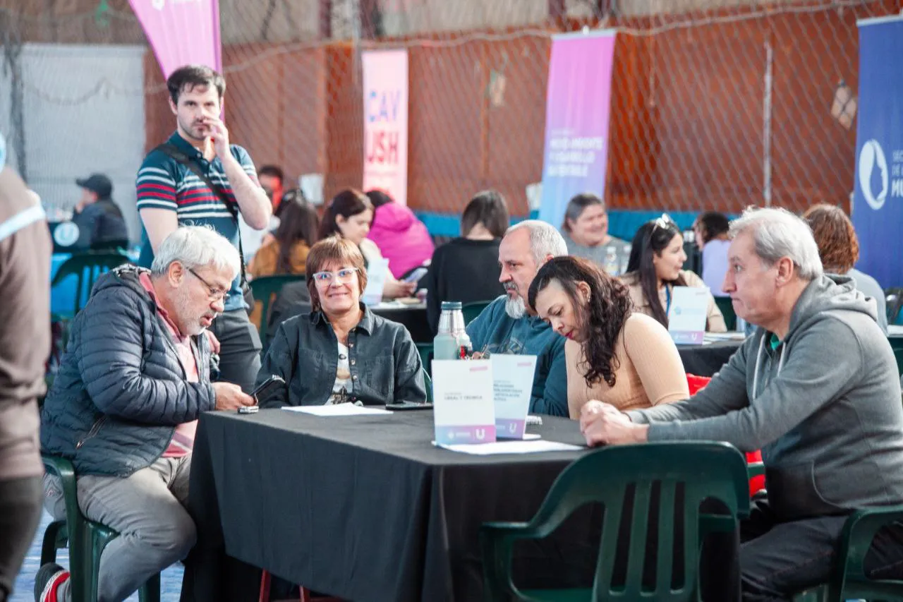 Vecinos del B° La Cantera realizaron trámites con la jornada de “La Muni en tu Barrio”