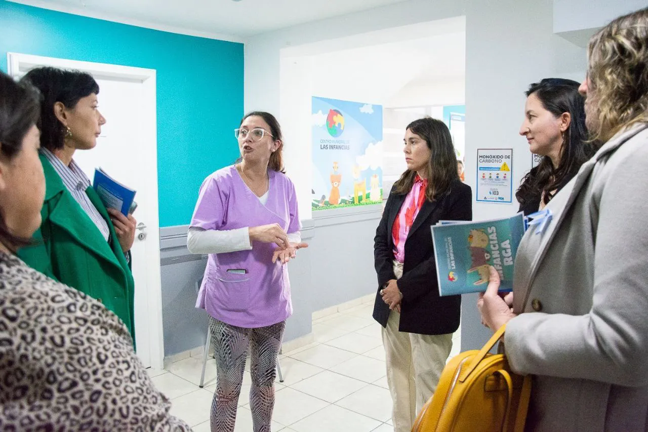 Funcionarias de Río Gallegos recorrieron establecimientos para infancias y mujeres (1)