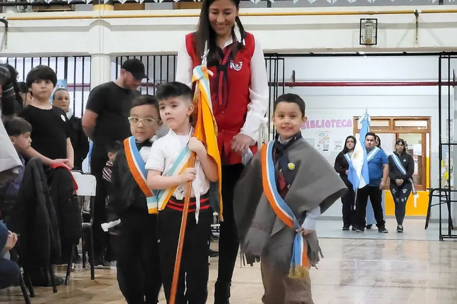 photo_5015258252870528728_y