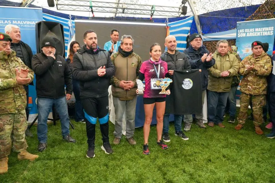 photo_5141281548341981133_y