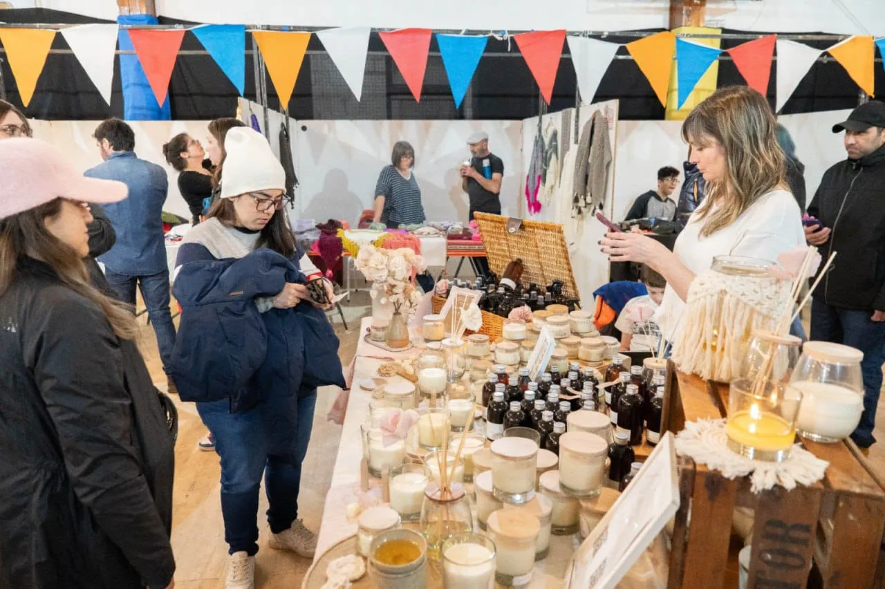 Se realizará una nueva Feria Creativa de la Isla “Flotante” en Ushuaia y Río Grande  (1)