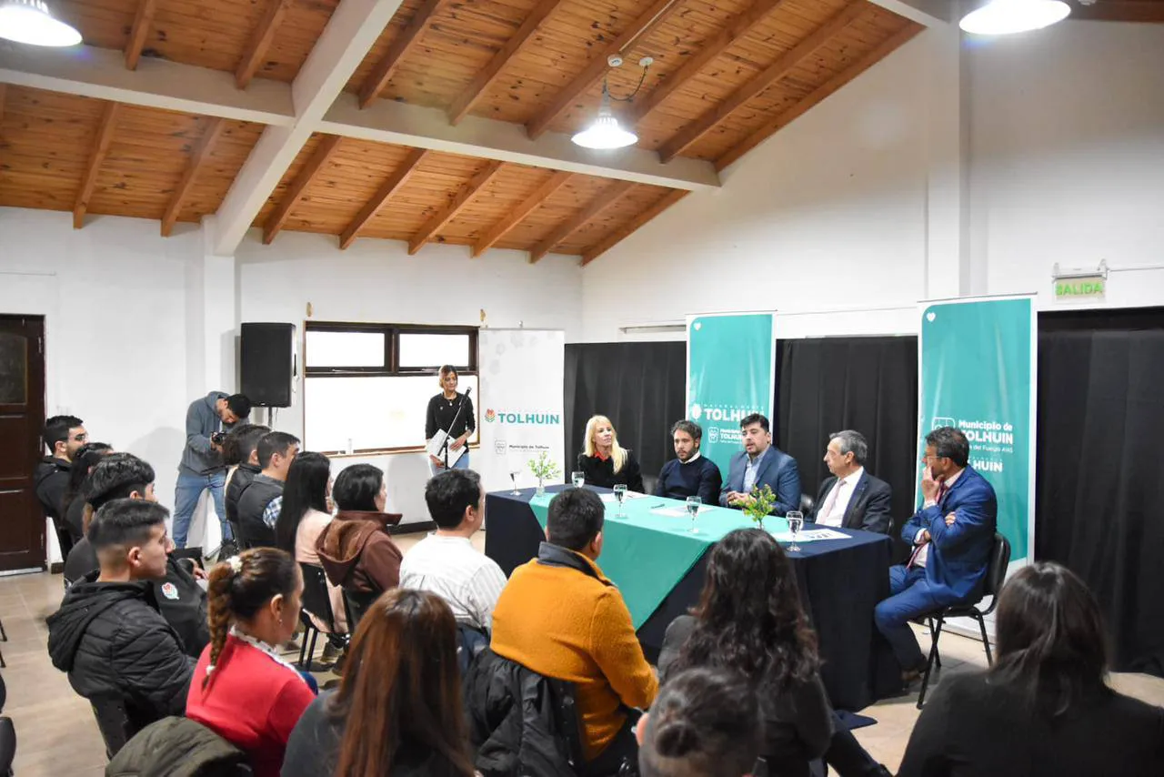 photo_5078341602937777764_y