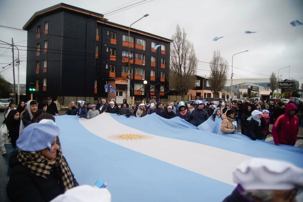 Vecinos de Río Grande en la jornada ‘La Bandera Nos Une’
