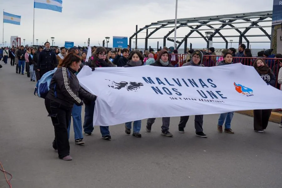 photo_5075674157667781671_y