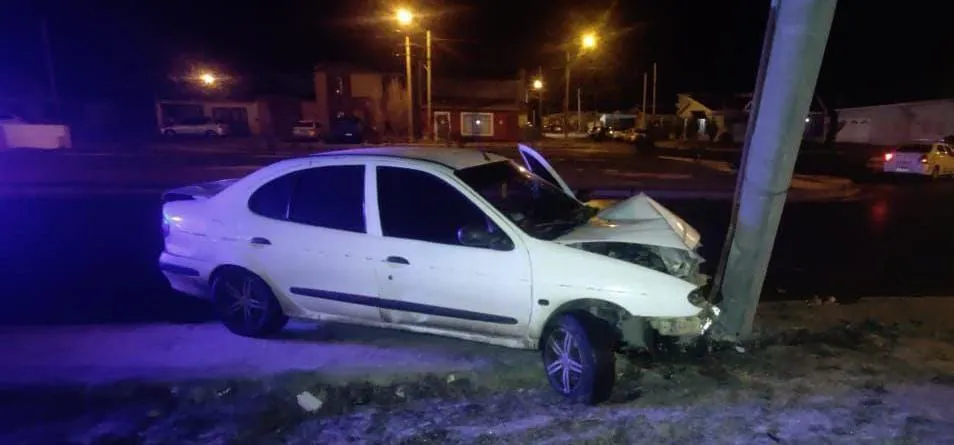 Conductor con 1,96 de alcohol perdió el control de su vehículo y chocó contra un poste
