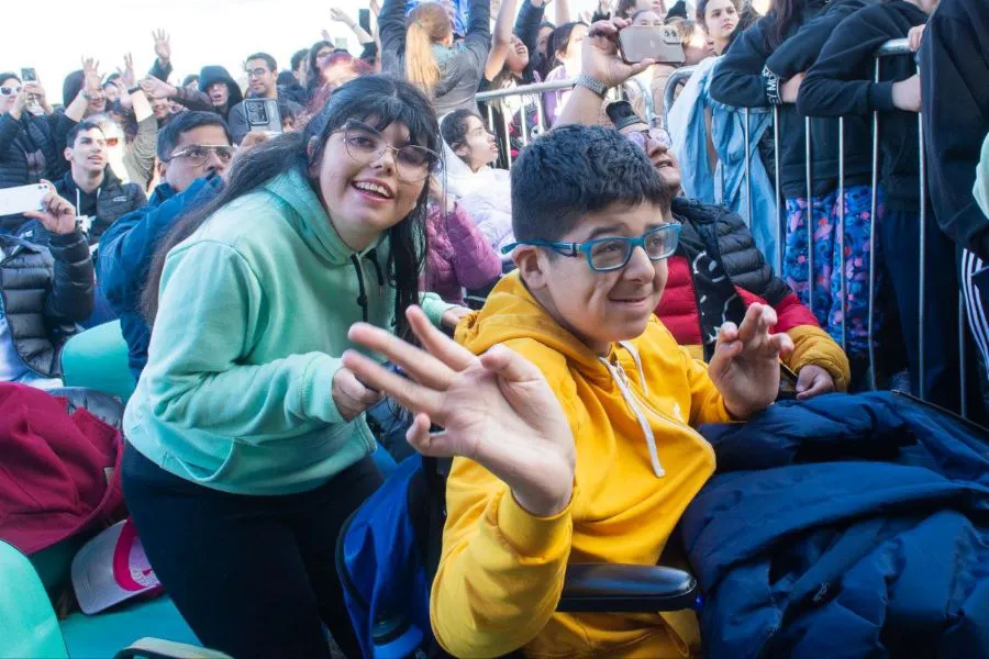 photo_5033109932252793717_y