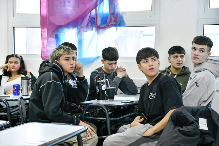 photo_4972450528579661832_y