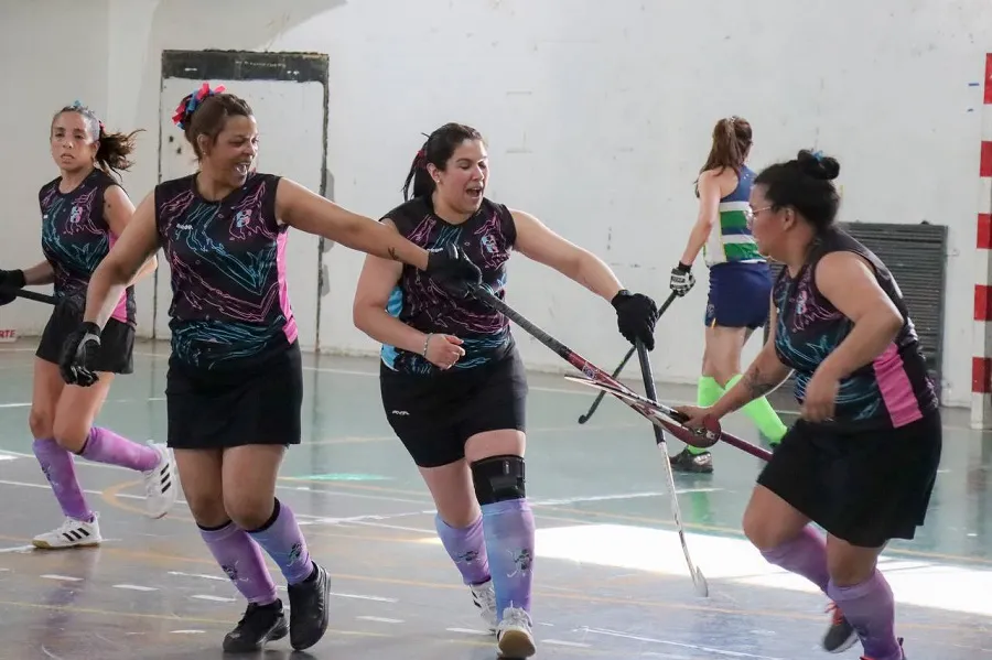 Se llevó adelante la 4ª edición del Torno de Hockey M30 “Aniversario de Tolhuin” (2)