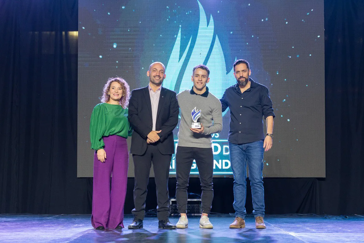 El ciclista Aarón Pintos obtuvo el oro de los premios “Ciudad de Río Grande” (4)