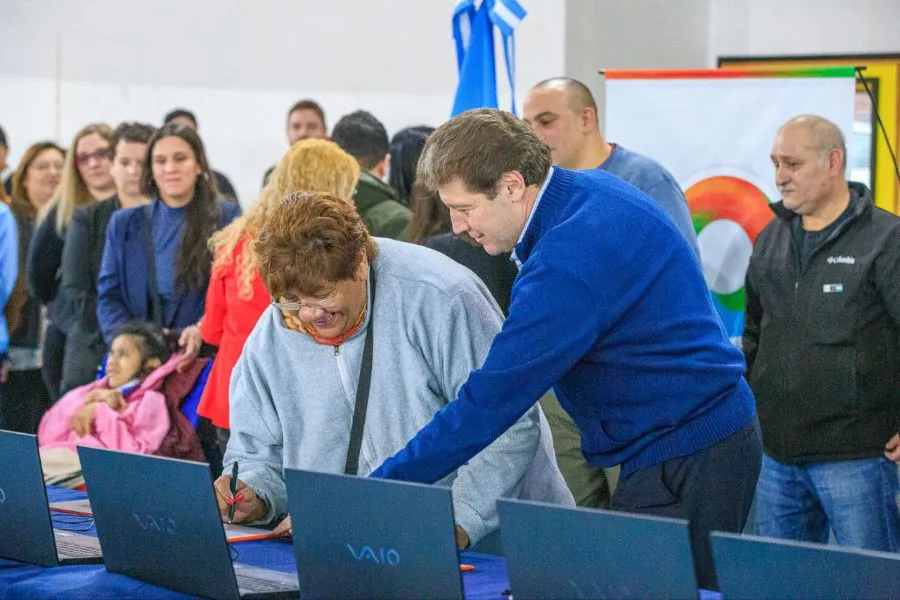 photo_5037567889258950355_y