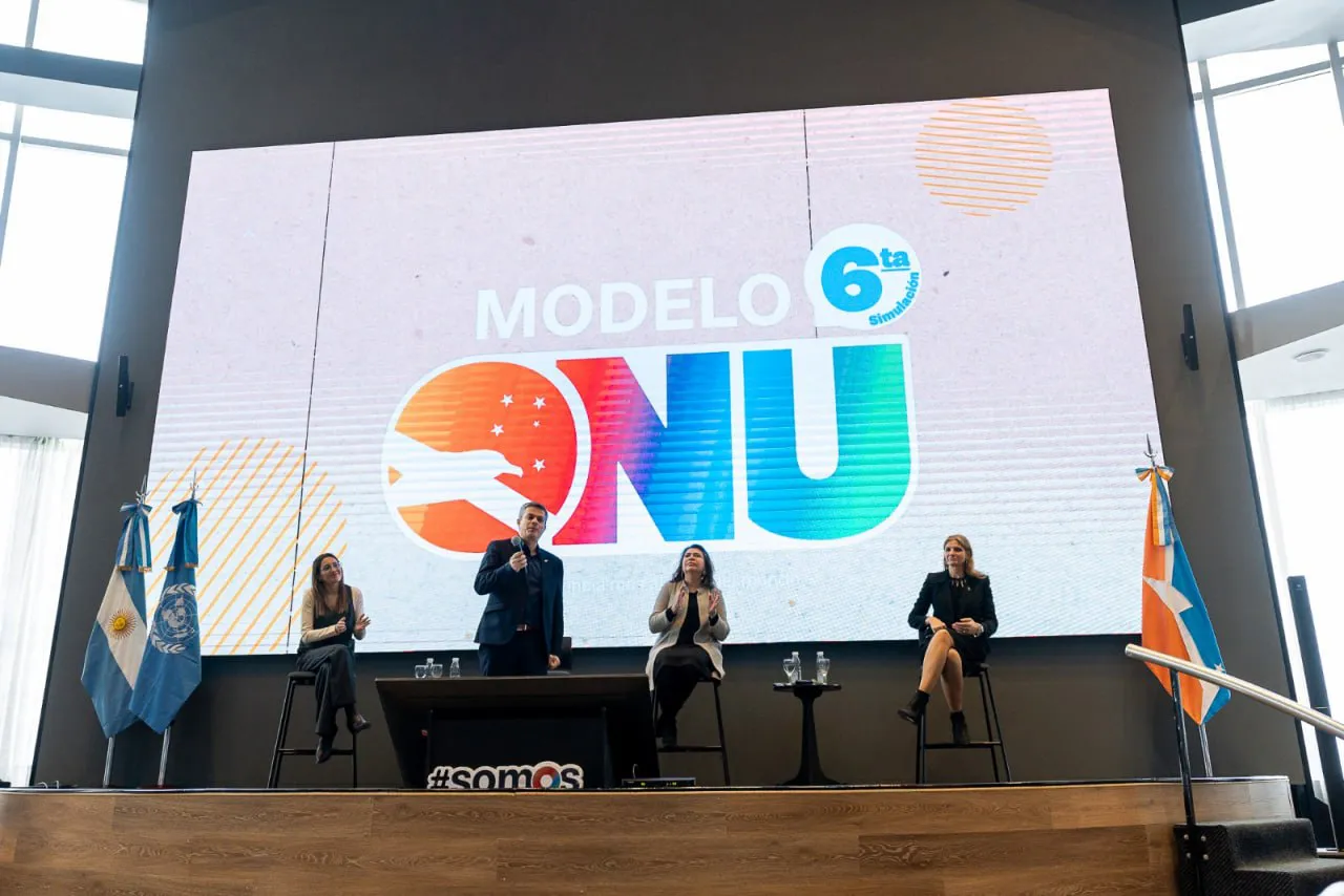 Con más de 200 jóvenes se realizó la simulación del Modelo de Naciones Unidas (2)
