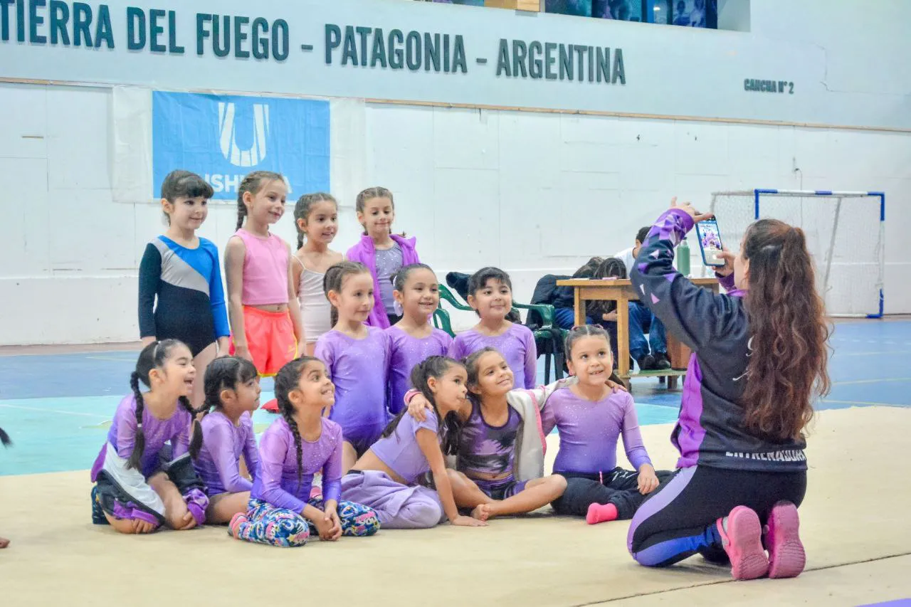 Se desarrolló un encuentro de Gimnasia Artística en el polideportivo Cochocho Vargas  (4)