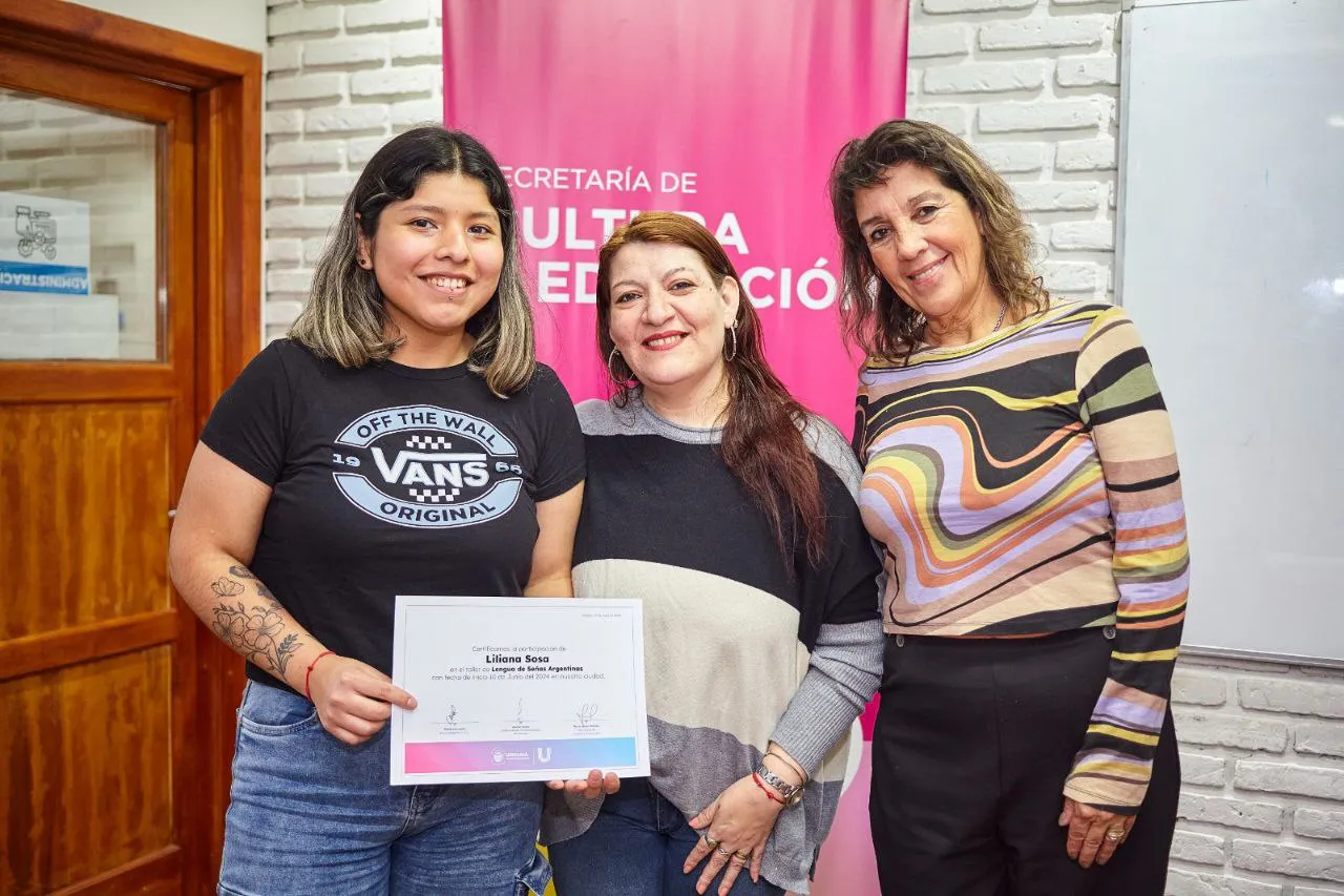Entregaron en Ushuaia los certificados del Taller de Lengua de Señas Argentinas (3)