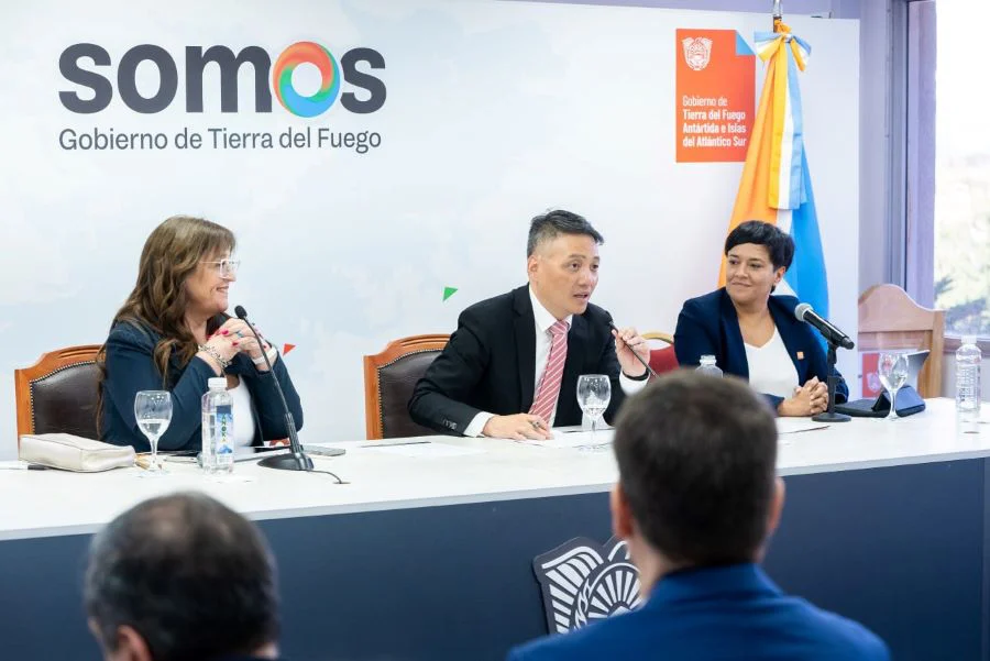 photo_5012927434252290957_y