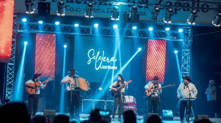 Sele Vera y Los Pampas se presentarán en la Gran Peña por el 25 de Mayo en Tolhuin
