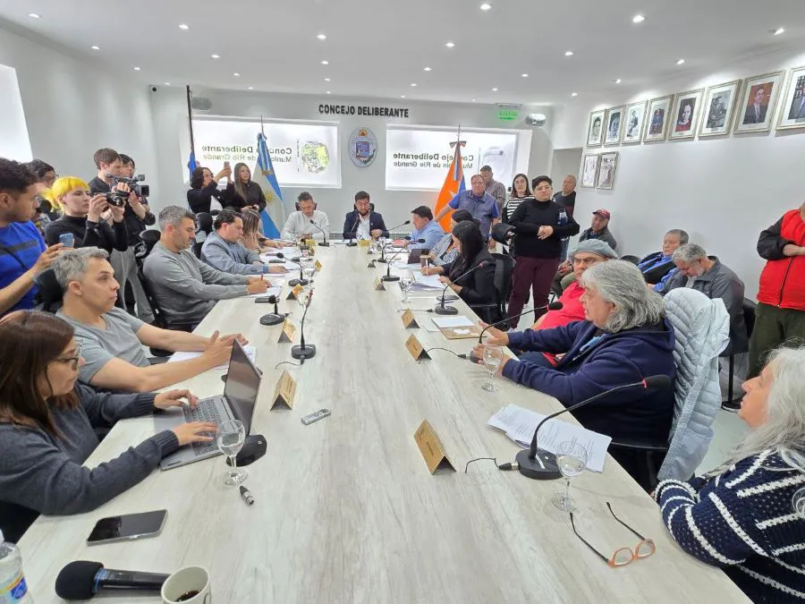 photo_5030965669830265621_y