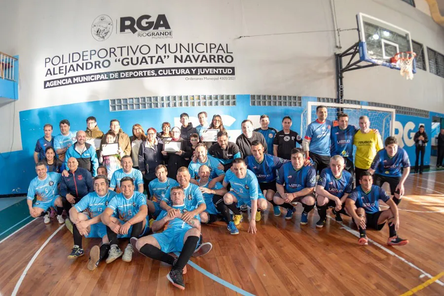 El municipio homenajeó a las Leyendas del Futsal de la ciudad de Río Grande  (1)