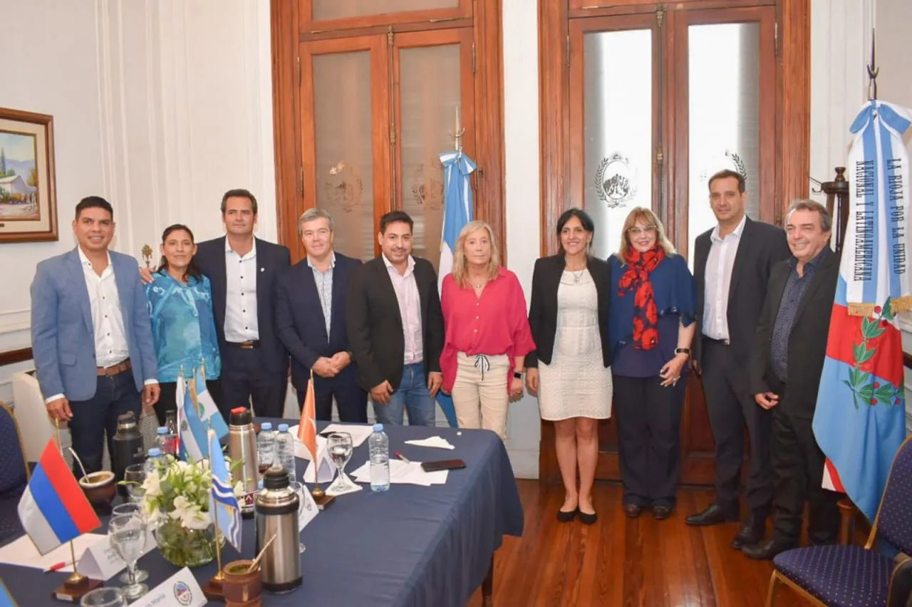 Hemos solicitado un encuentro de todos los ministros con Sandra Pettovello