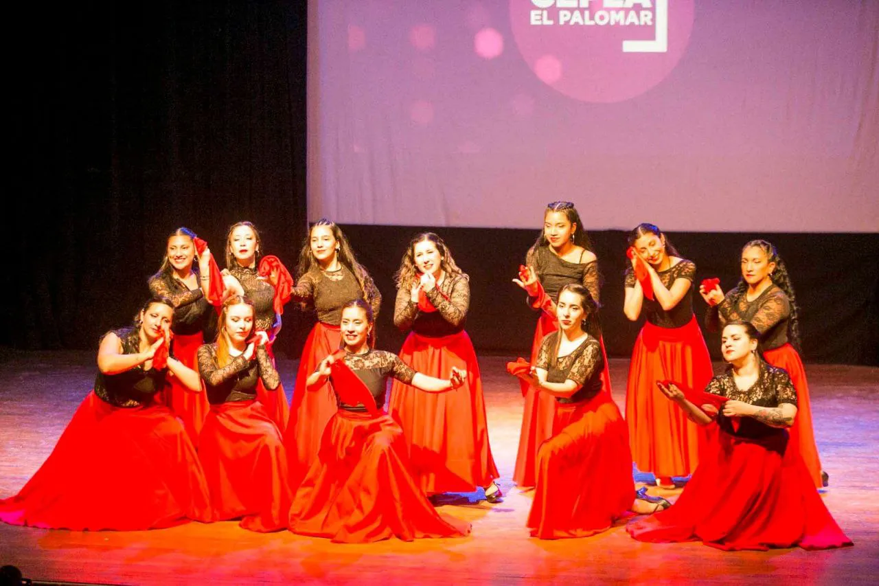 Este fin de semana se realizó un festival de danzas de las juventudes en Ushuaia (3)