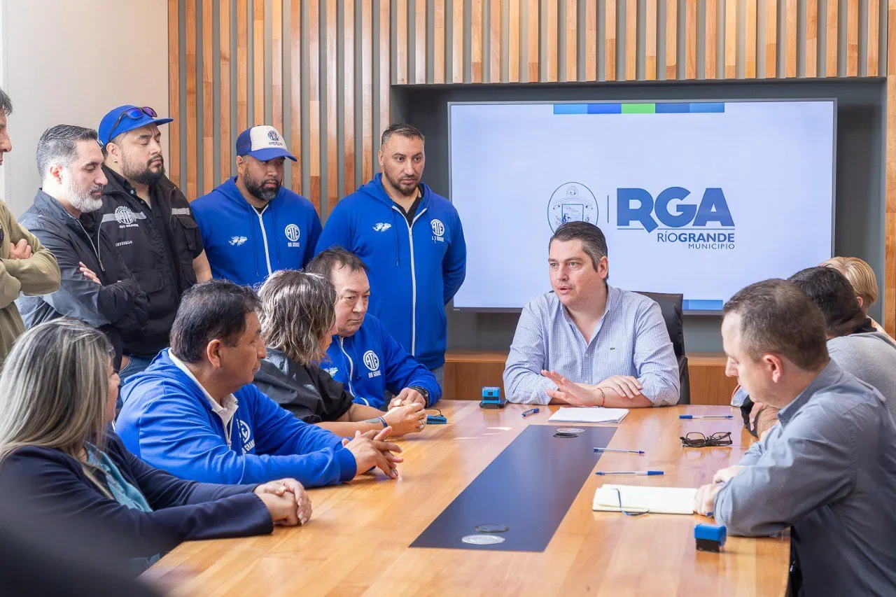 photo_5059978173910985766_y