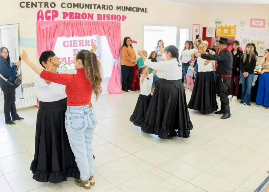 photo_4981256220857535331_y