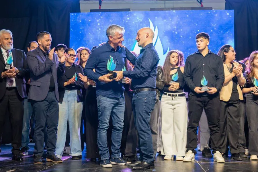 photo_4944977332184133011_y