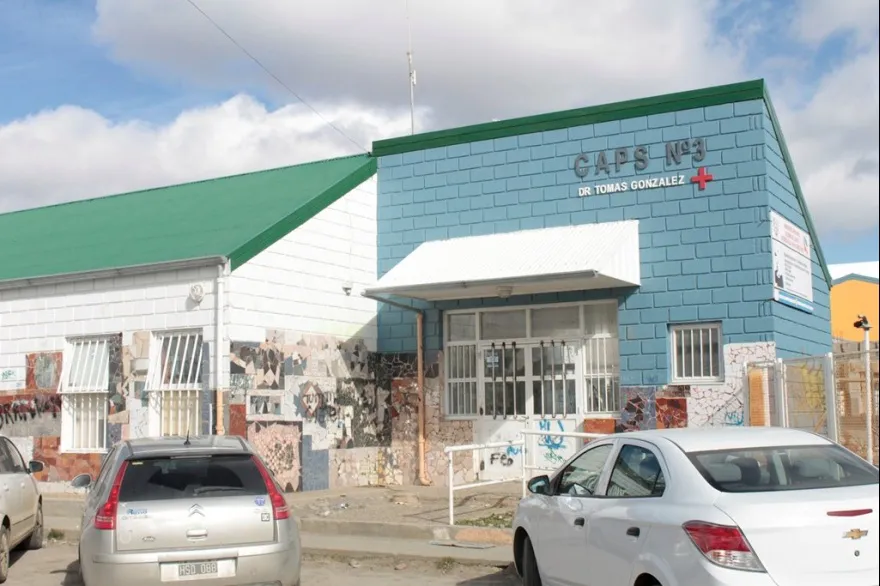 Detienen a un sujeto robando medicamentos en el CAPS 3