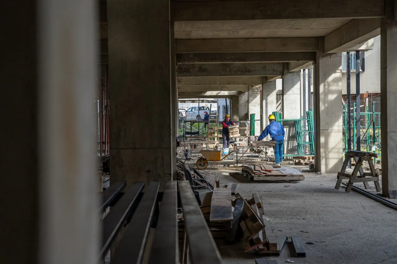 La obra de la ampliación del Hospital de Ushuaia continúa avanzando a buen ritmo (5)
