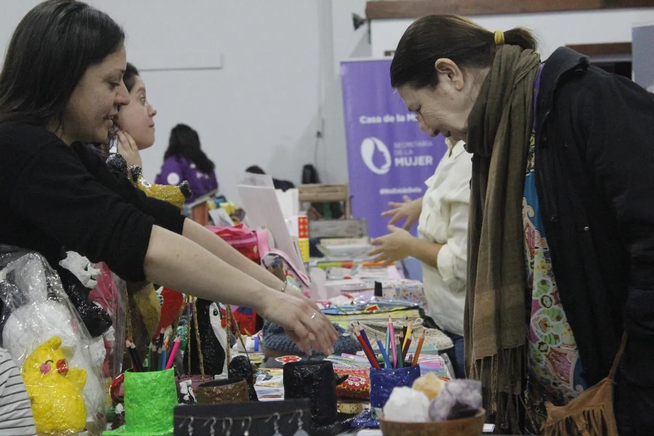 Se llevó adelante la Expo Feria por el Día de la Amistad en el Centro Esther Fadul
